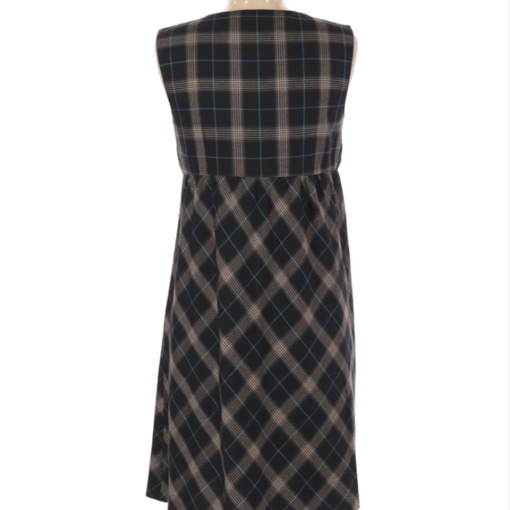 Sweet Sleeveless Plaid Dress w/Button Detail - Picture 2 of 4